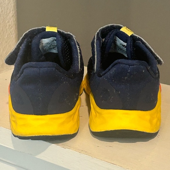 New Balance Kids Arishi V4 Hook & Loop Shoe, Navy/Red, Size 8 Toddler - Picture 7 of 9